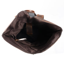 Cargar imagen en el visor de la galería, Mochila cuero de búfalo modelo Arturo
